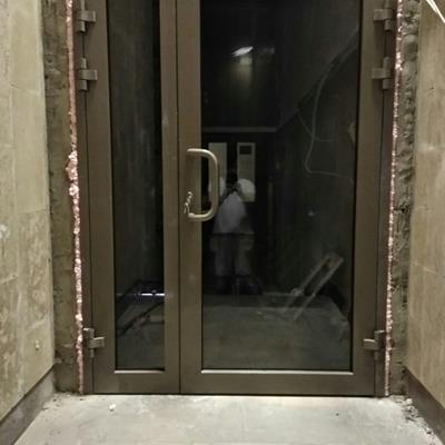 Мини Фото Противопожарная алюминиевая дверь с минимальной комплектацией